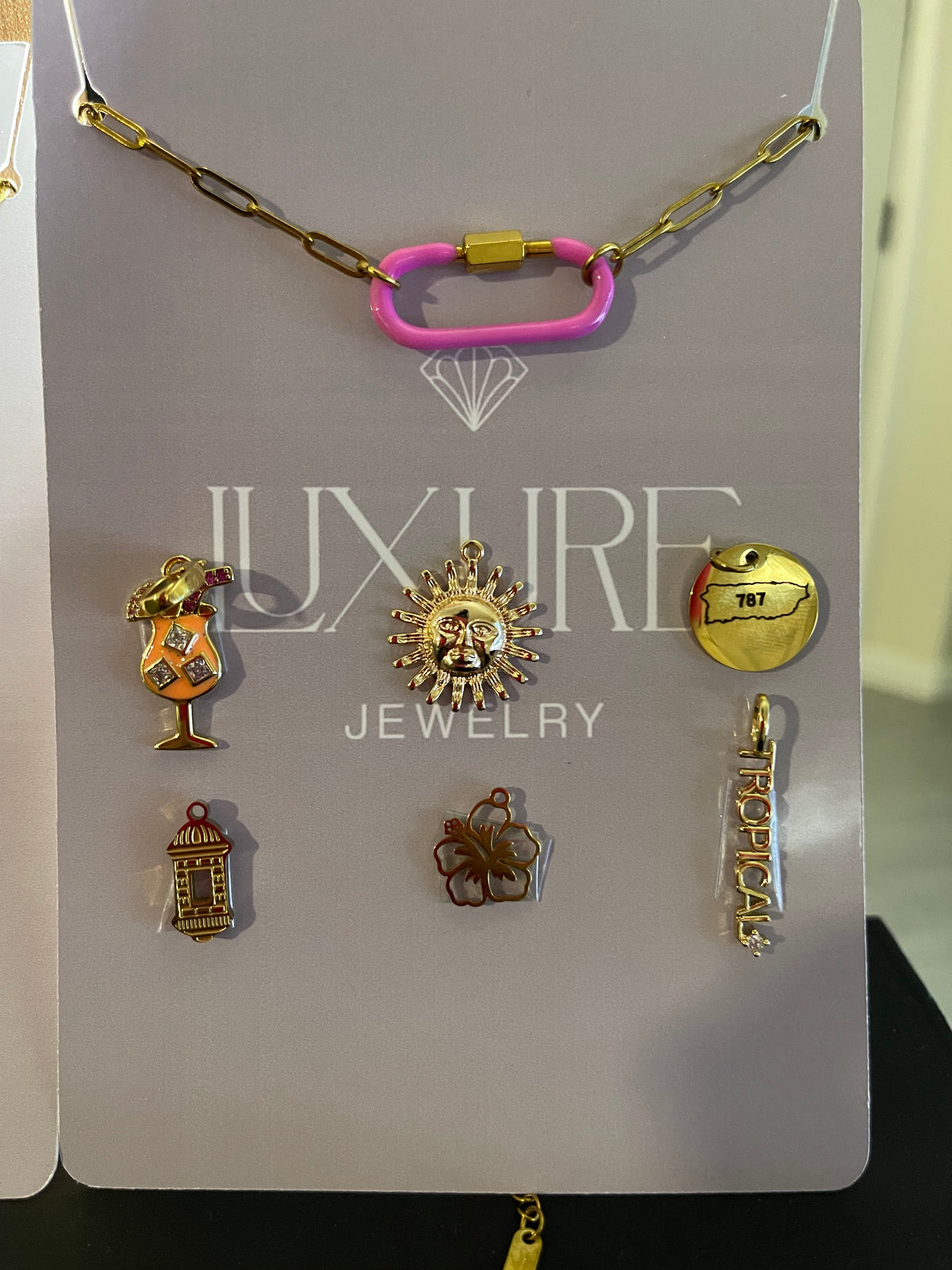 Chain charms bar