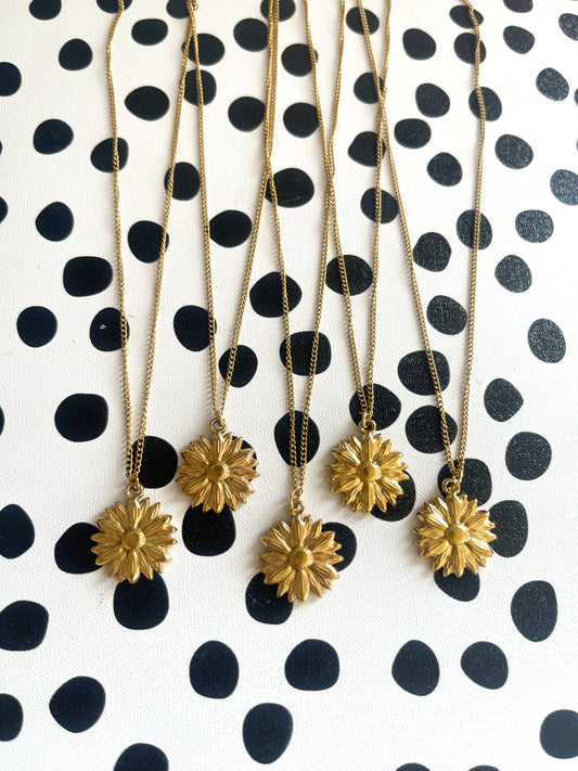 Flor necklace