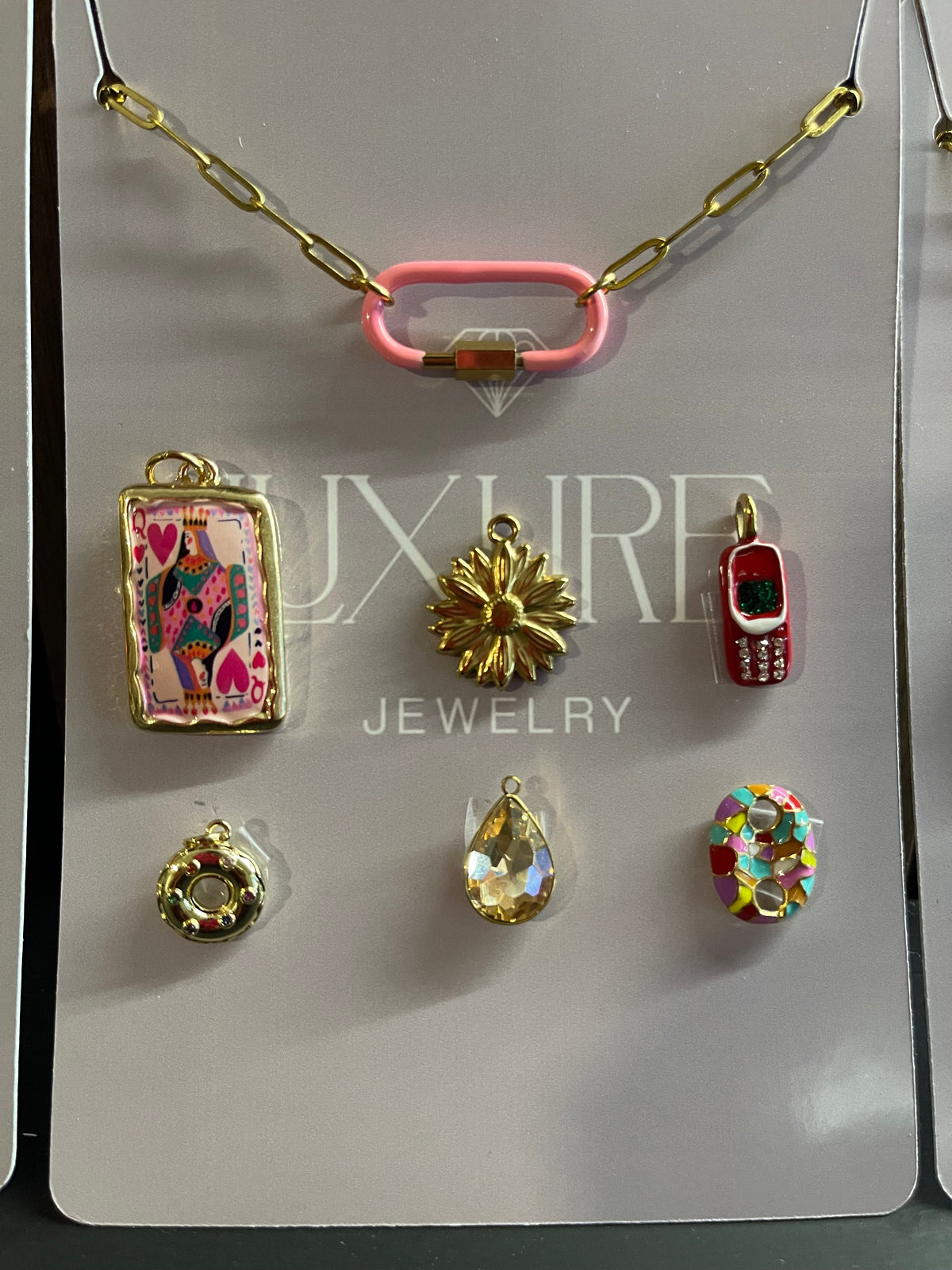 Chain charms bar