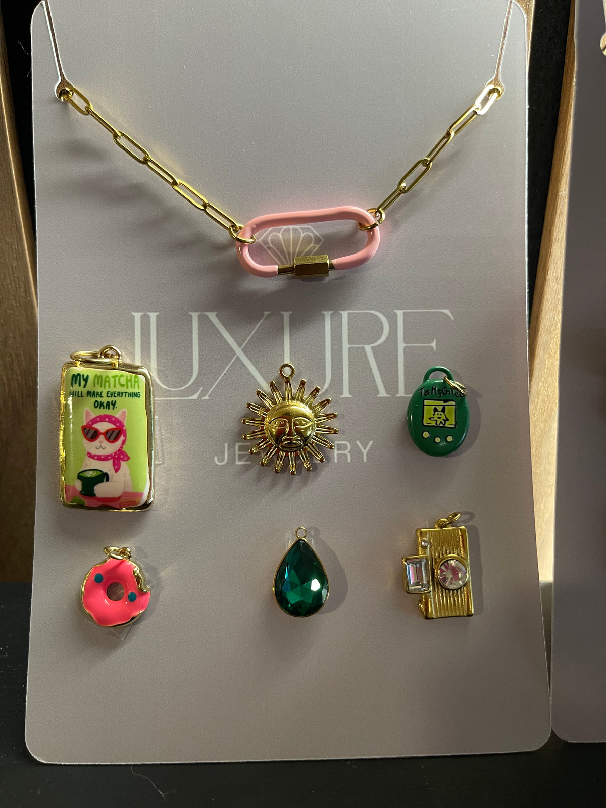 Chain charms bar