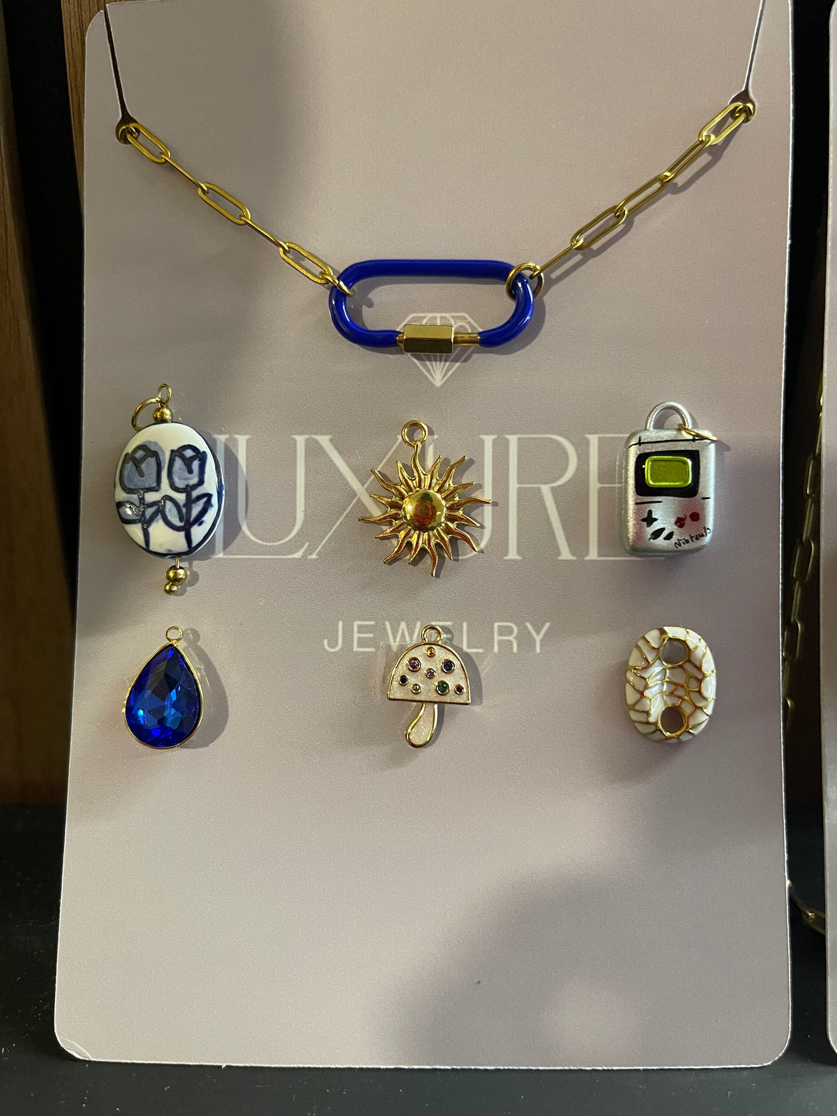 Chain charms bar